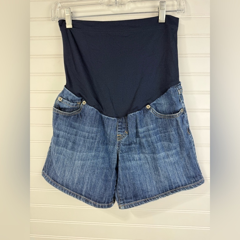 Liz Lange women’s maternity denim shorts. Size XS